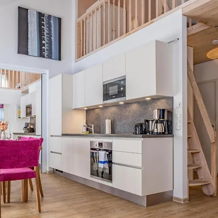 Del Sol Apartment *