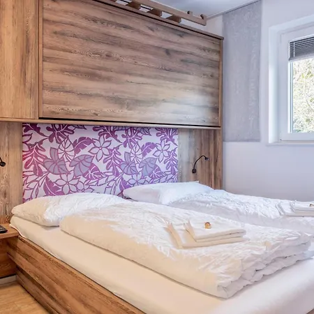 Del Sol * 푸슈안데르글로크네르스트라세